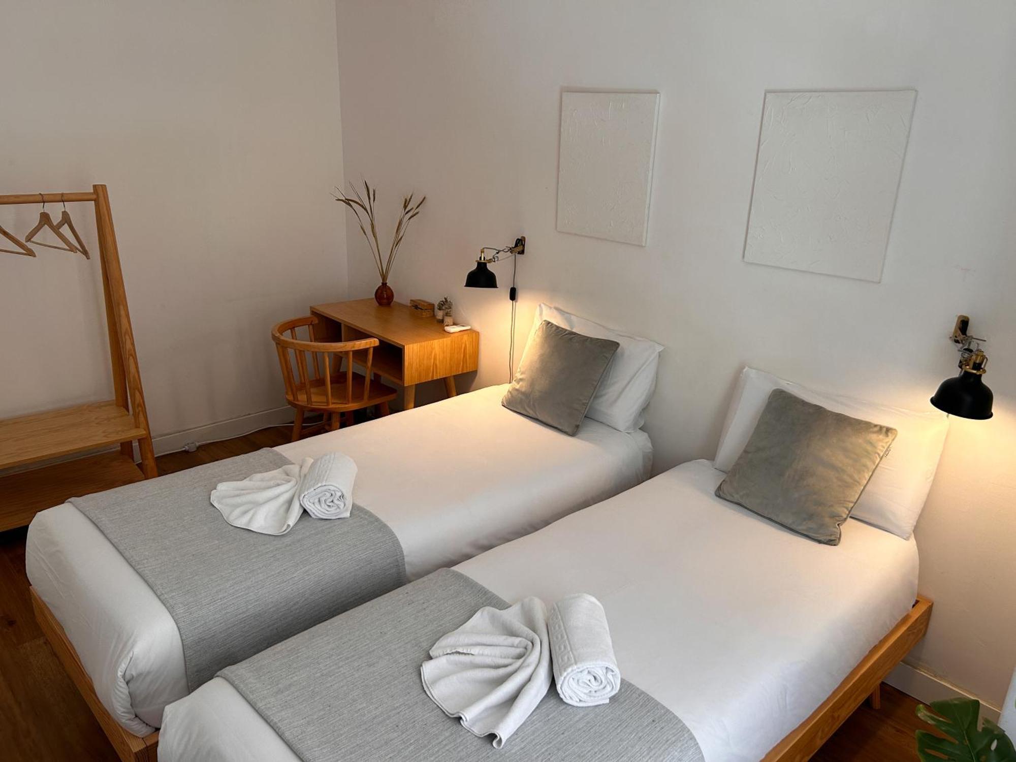 Standard Twin Room with Shared Bathroom